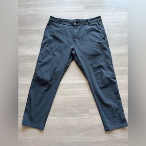 Lululemon ABC Slim-Fit Trouser 30"L
Warpstreme Size 36 in Obsidian